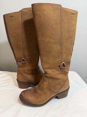 Teva Women's Foxy Tall brown Waterproof leather side zip Boots size 6.5